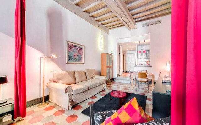 Apartment In Piazza5 Scole, For 5 People, Center Of Rome