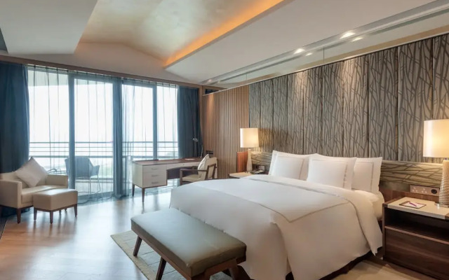 Crowne Plaza Hailing Island