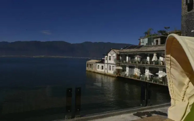 Valen Moon Resort