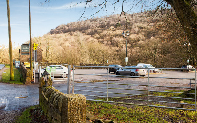 OYO Ladybower Inn