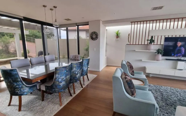 Sea Facing 4 Bedroom Holiday Home in Zimbali