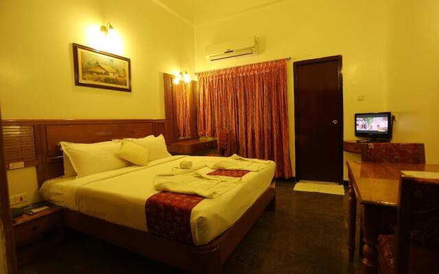 Hotel Theni International