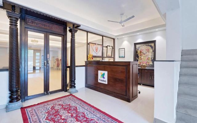 Treebo Aishwarya Grand - 4 km from Promenade Beach