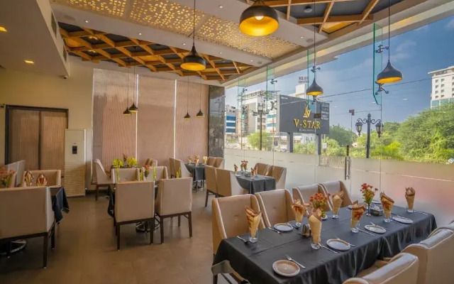 Hotel V Star by OYO Rooms