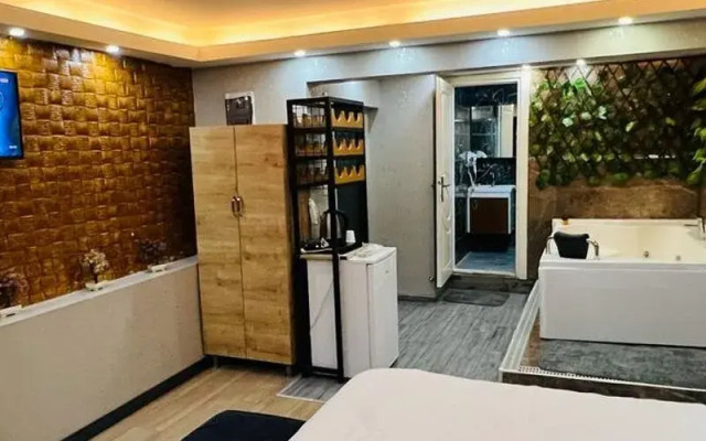 Karşıyaka Plus Otel