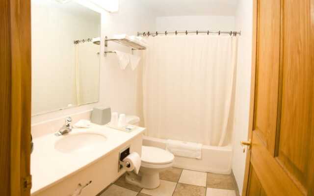 North Country Inn & Suites