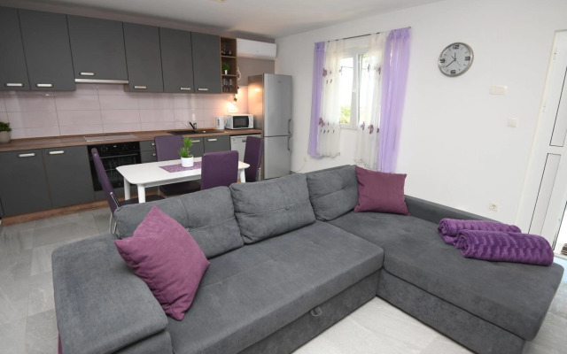 Apartments Lidija - see view with private hot tub and split level apartment with garden