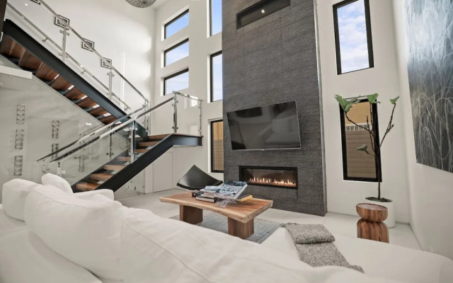 Crescent Heights