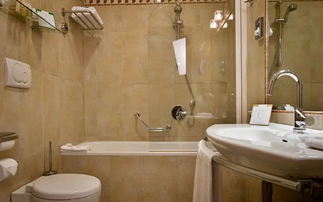 Hotel Athena