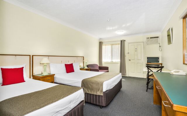 Bayswater Tweed Motel