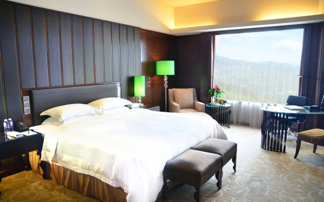 Malachite Hotel