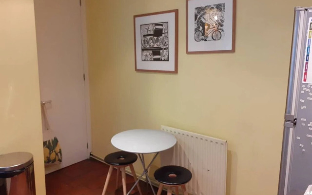 3 bed Apartment With Garden in Zone one se1