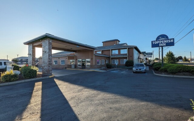 Toppenish Inn and Suites