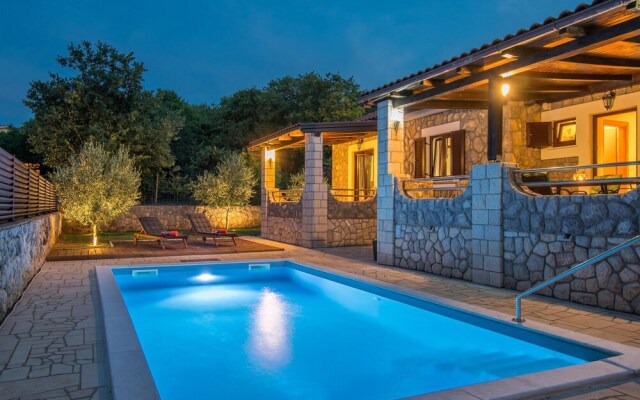 Awesome Home in Lakmartin With Wifi and 3 Bedrooms