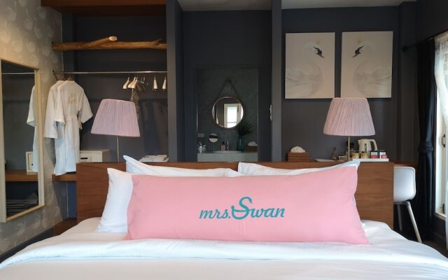 Mrs. Swan Hotel
