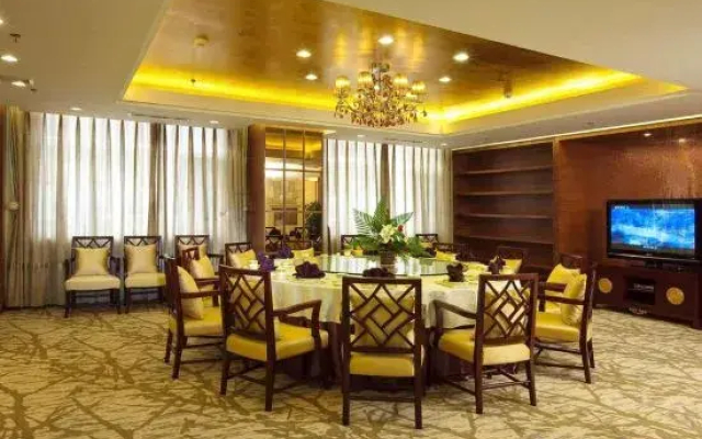 Chengde Tianbao Hotel