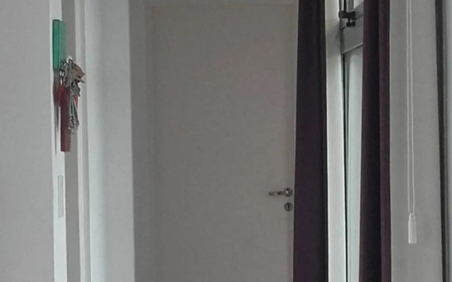 Casa Amplia, Luminosa con Parrilla!