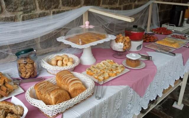 Village Colonial Hotel