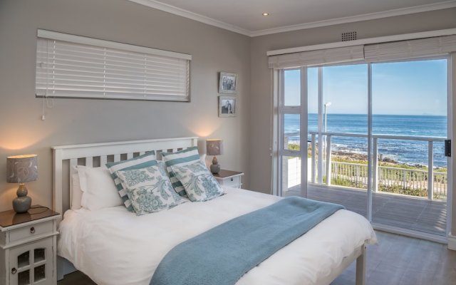 Gansbaai Seafront Holiday House: Ons C-huis
