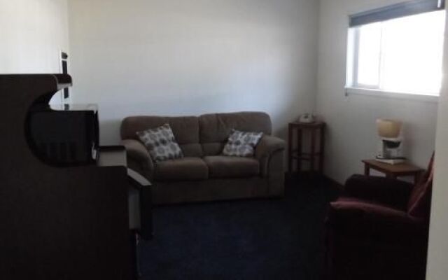 Lazy B Motel