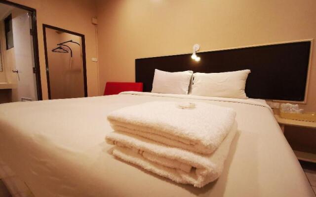 OYO 128 Kkinn South Pattaya Hotel