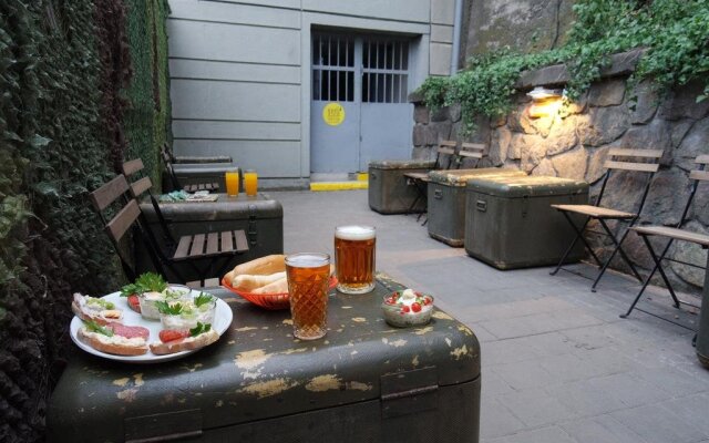 10-Z Bunker - Hostel