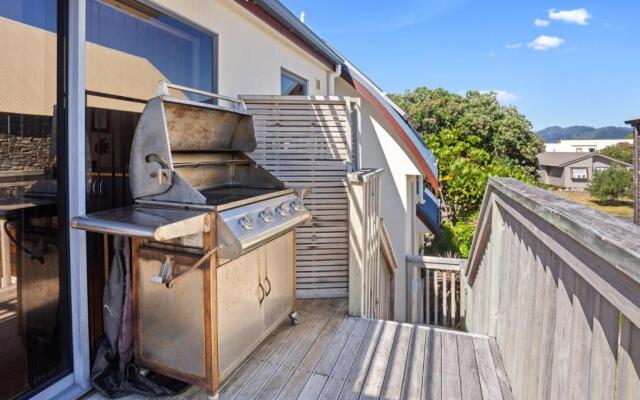 Tuhua Views - Waihi Beach Holiday Home