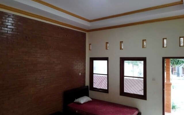 Borobudur Kampung Homestay - Suhadi