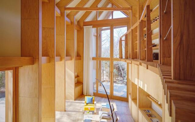 Shishi Iwa House