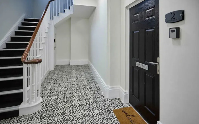 Host Stay Apartment 2 Upton House