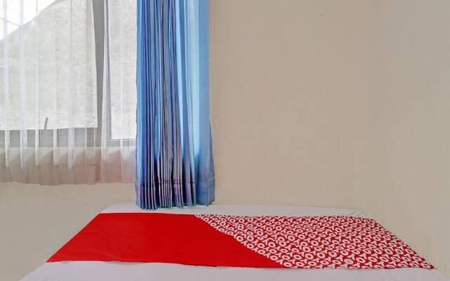OYO Life 92685 Kost Arimbi
