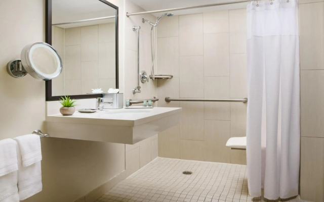 Crowne Plaza Phoenix Airport - PHX by IHG