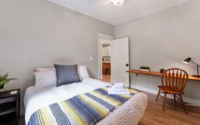 Cozy Chic Home in Downtown Loveland!