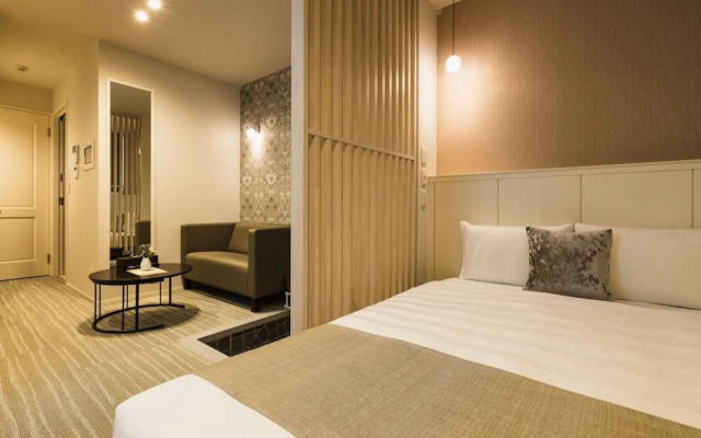 Grand Base Yakuin Odori