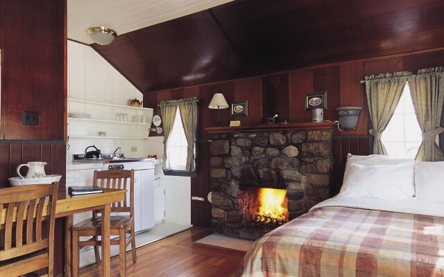 Pyramid Lake Lodge