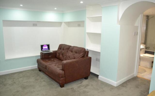 Willow Tree Apartment - 1 Bedroom Apartment - Stayseekers