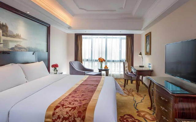 Vienna International Hotel (Huidong Honghai Bay)