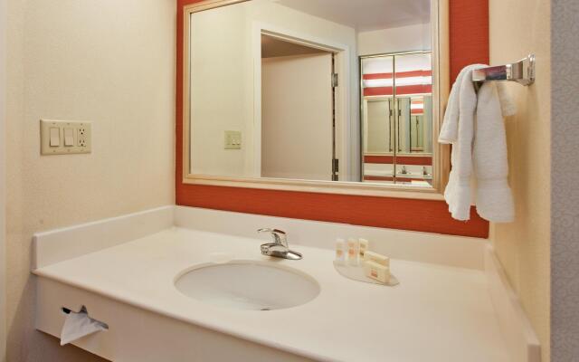 Courtyard by Marriott Toronto Vaughan