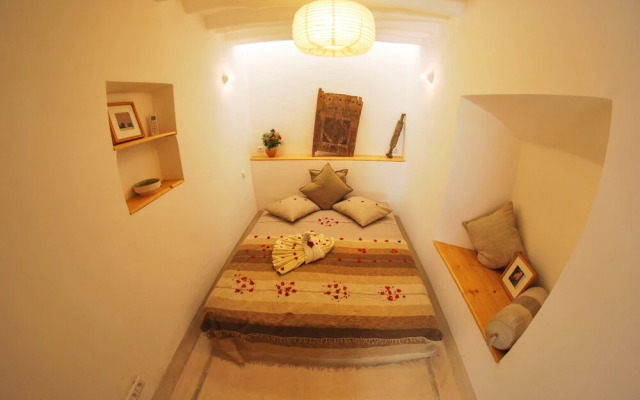 White Riad Apartment