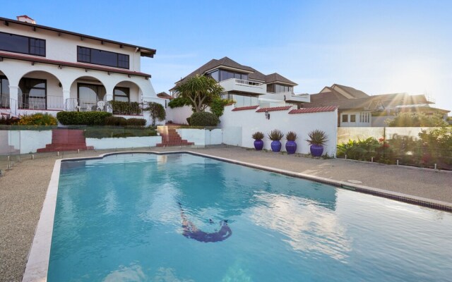 Magnificent Beachfront Mansion - Pool