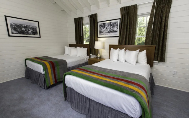 Swiftcurrent Motor Inn and Cabins - Inside the Park