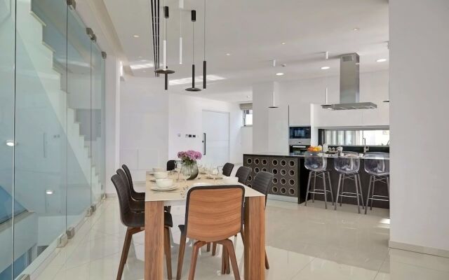 Glory Elite Luxury Home