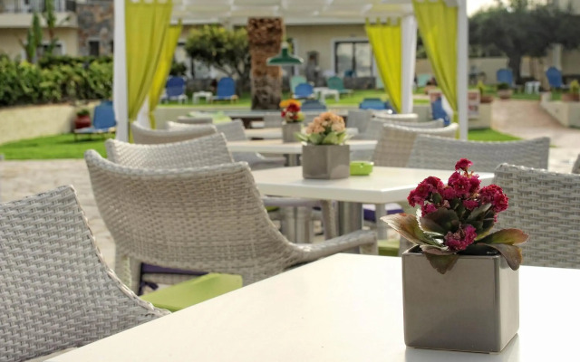 Kristalli Hotel Apartments