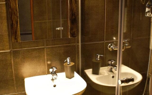 Avalon Rooms Oradea-Romania