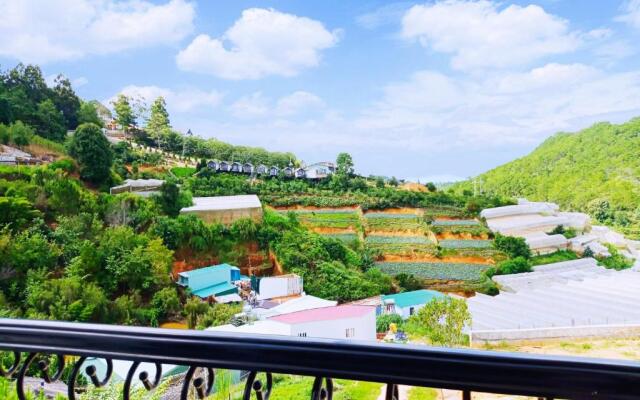 Amia Hotel