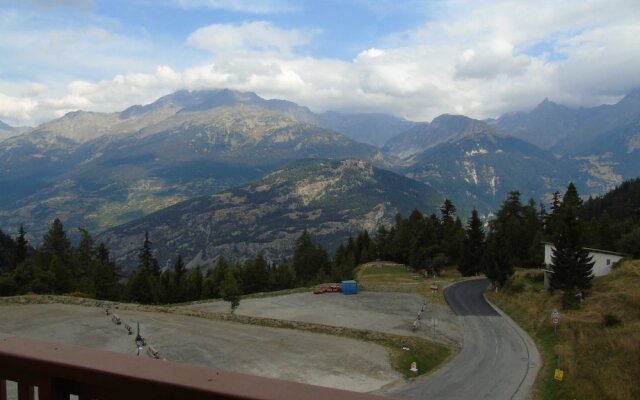 Lou Services Apartment CB38 LSI 001