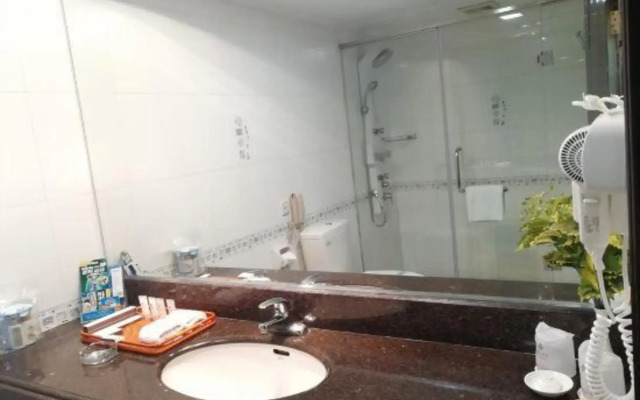 Huayuan Hotel