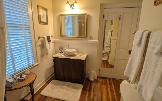 Benjamin Ellis House Bed & Breakfast