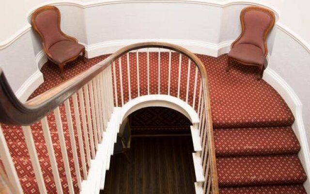 Mansfield Manor Hotel