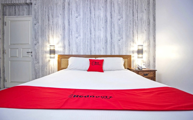 RedDoorz Plus near RS Hasan Sadikin